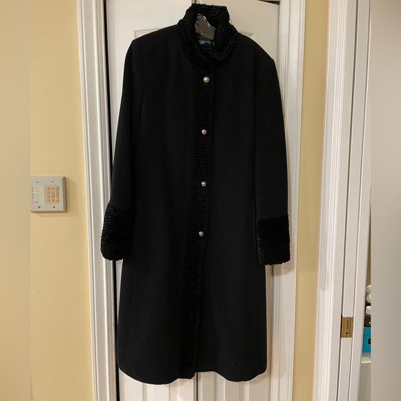 Woolen coat - Picture 2 of 7